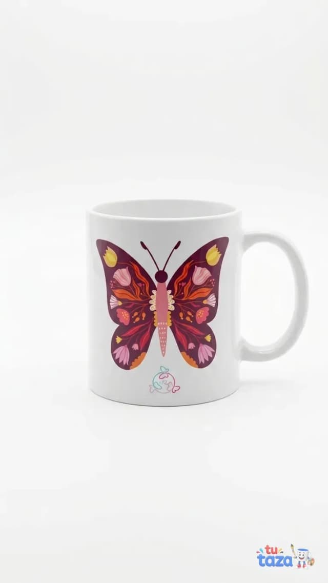 Taza personalizada con gran mariposa roja y rosa en acuarela, diseño decorativo artístico para regalo femenino