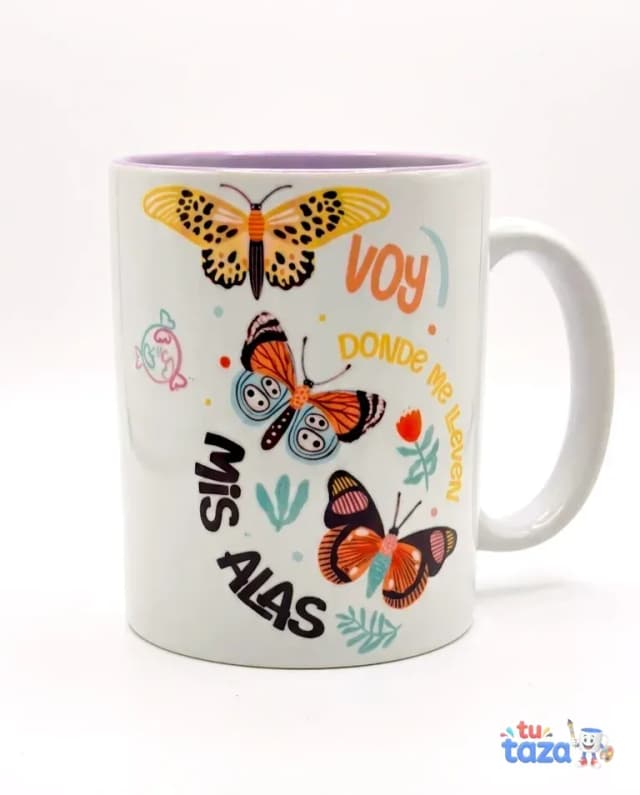 Taza personalizada con mariposas de colores y frase 'Voy a poner mis alas', diseño motivacional femenino, interior lila