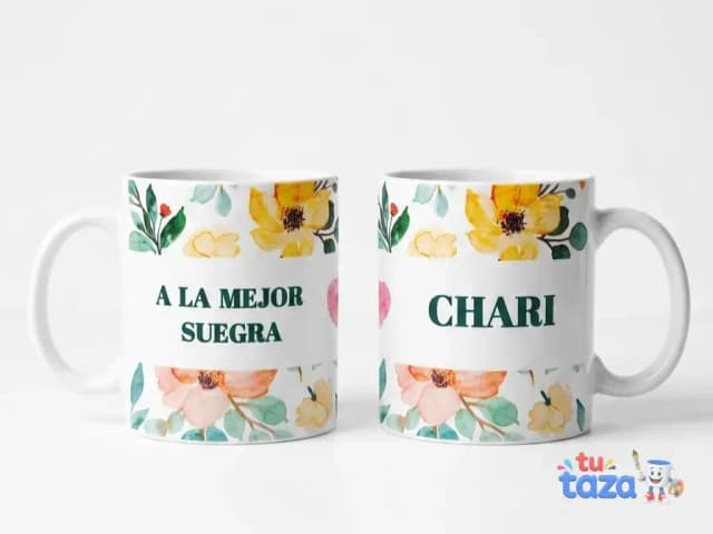 Taza personalizada con frase «A la mejor suegra» diseño floral acuarela y nombre Chari, regalo para suegra
