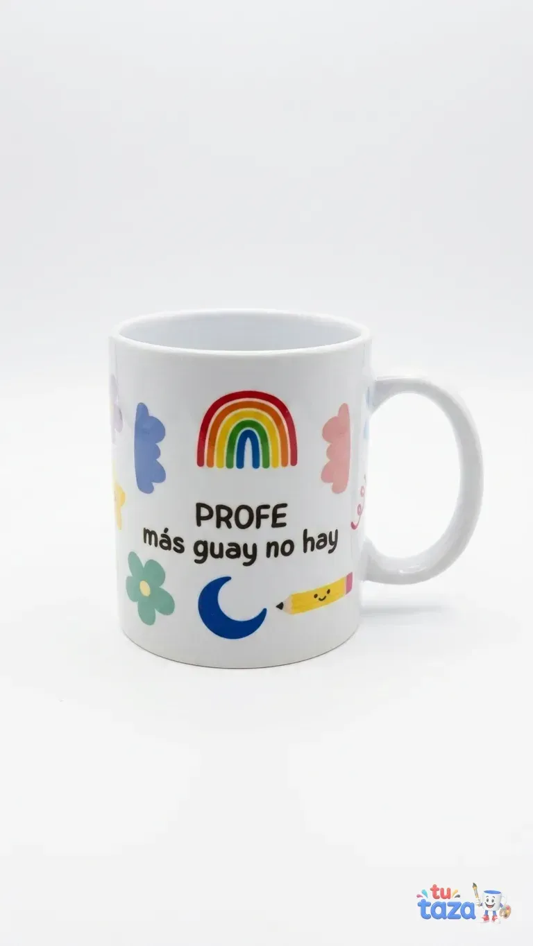 Taza personalizada con frase «Profe más guay no hay» decorada con arcoíris, flores y luna, regalo fin de curso para profesora