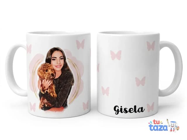 Taza personalizada con retrato ilustrado de mujer con su perro caniche y nombre Gisela, mariposas decorativas