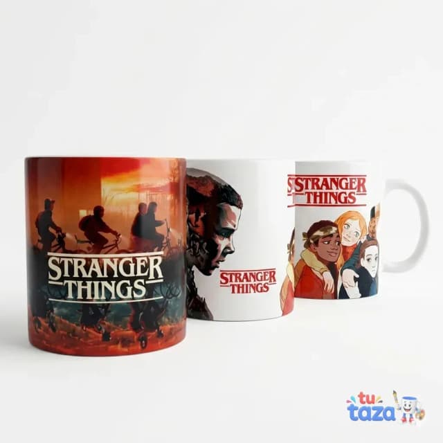 Taza personalizada con diseño de Stranger Things, collage de personajes y logo de la serie, edición fan