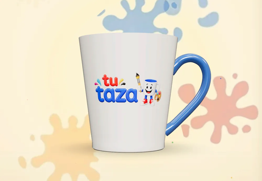 Diseñador 3D de Tutaza: una taza cónica blanca con asa azul y el logo de Tutaza en la cara delantera