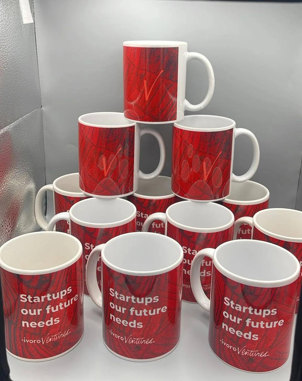 Taza personalizada para Ivoro Ventures — Tazas corporativas para equipo y detalle de marca