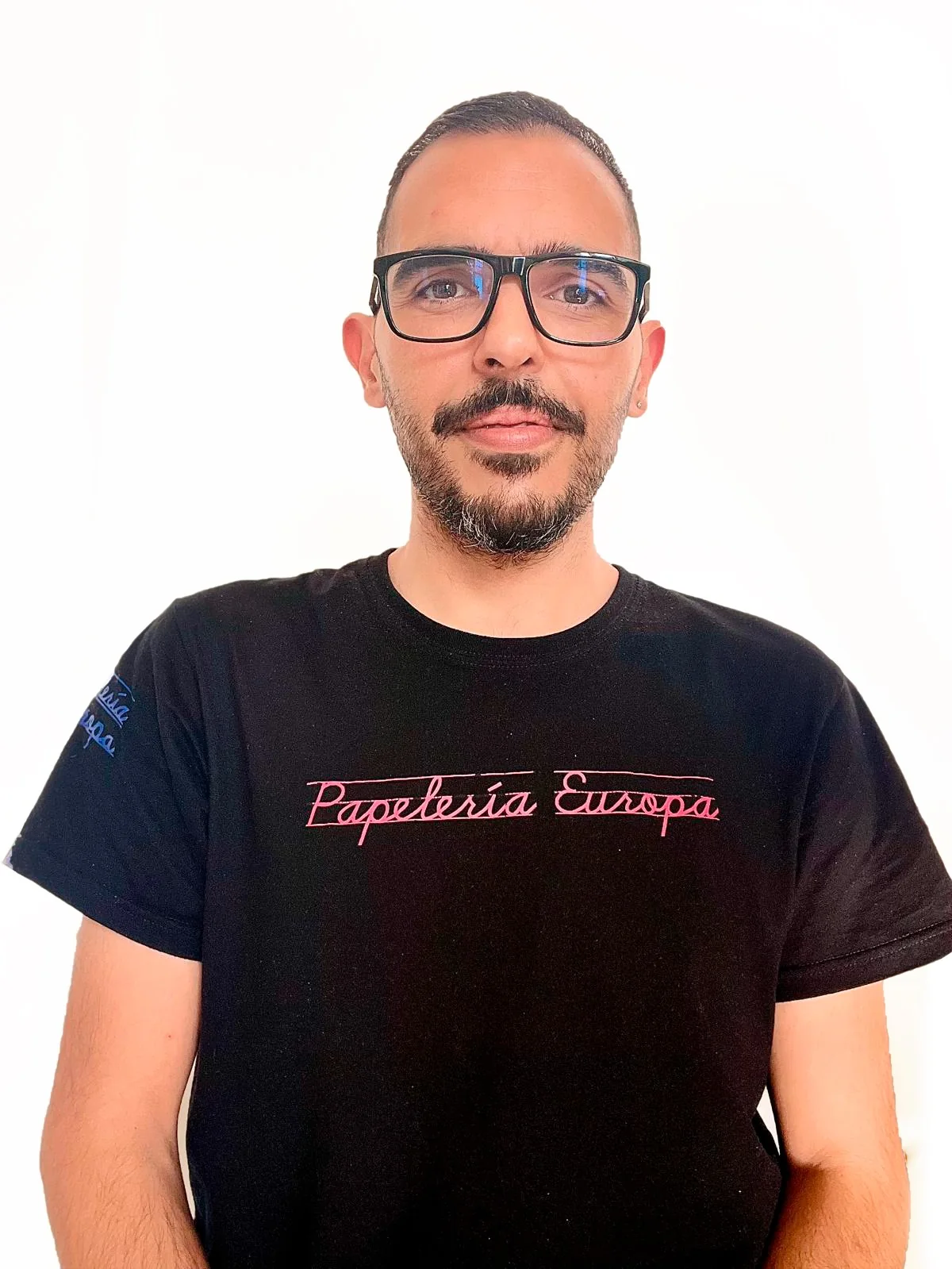 Retrato de Manuel G. Morón — Diseño en el taller tutaza
